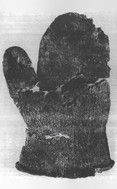 Knitted mitten from 16th century Iceland (Torsteisson, p.164)